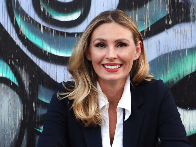 Ashley Winstead photo