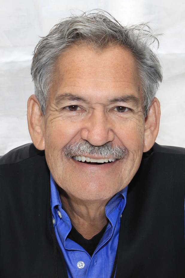 Benjamin Alire Sáenz photo