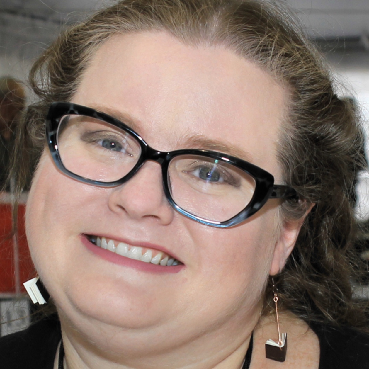 Beth Revis photo