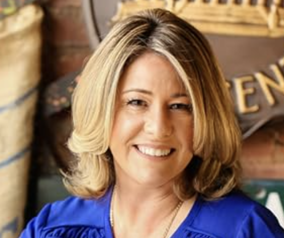 Jen Calonita photo