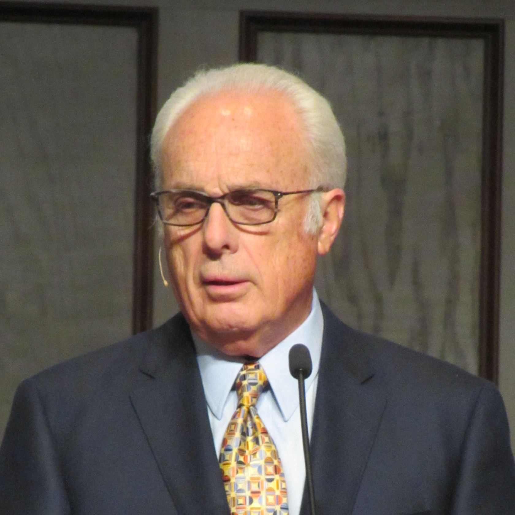 John MacArthur photo