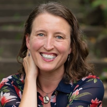 Kelly Barnhill photo