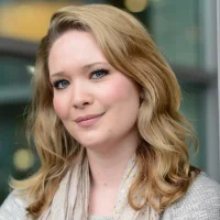 Sarah J. Maas