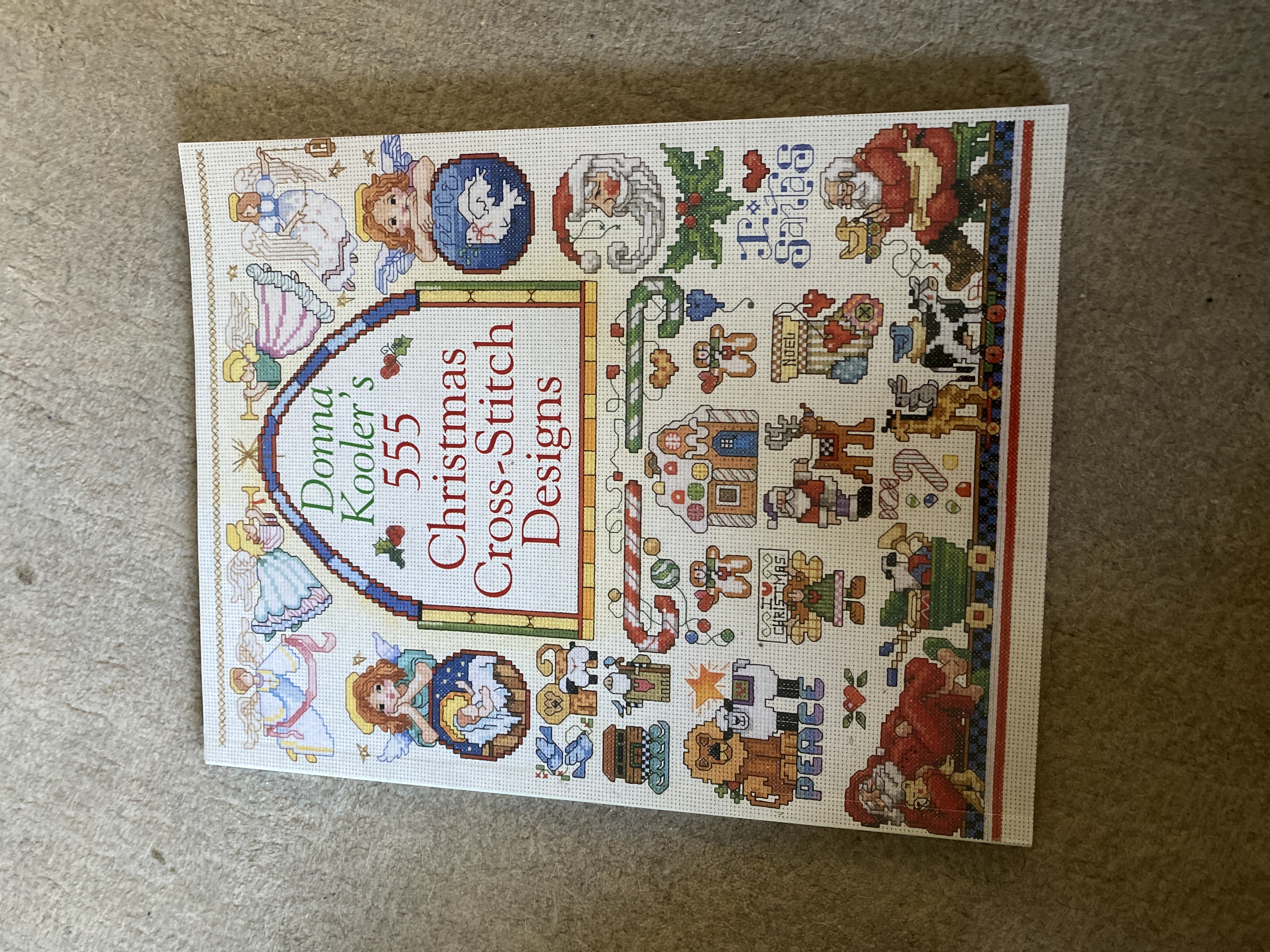 Donna Kooler's 555 Christmas Cross-Stitch Designs