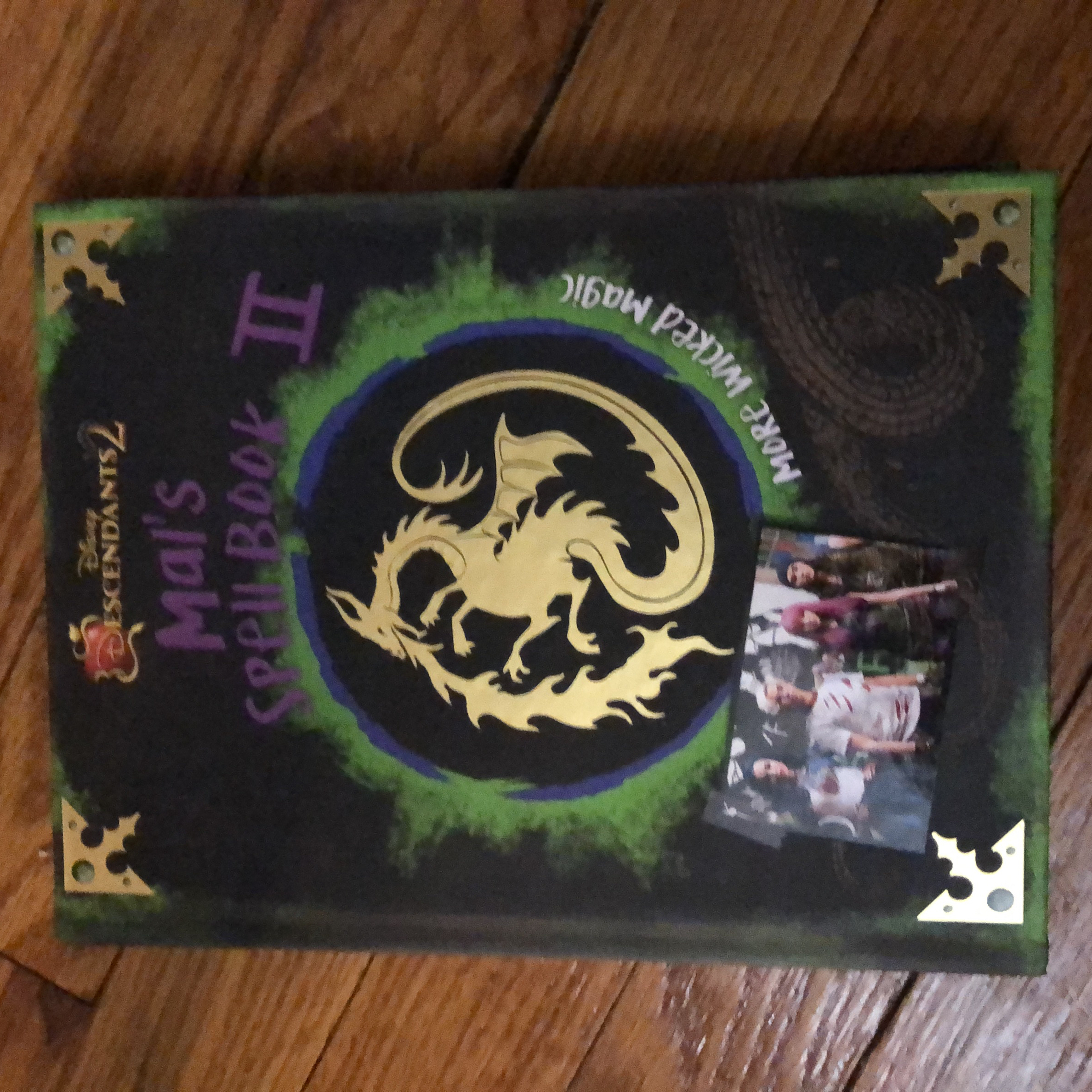 Descendants 2: Mal's Spell Book 2