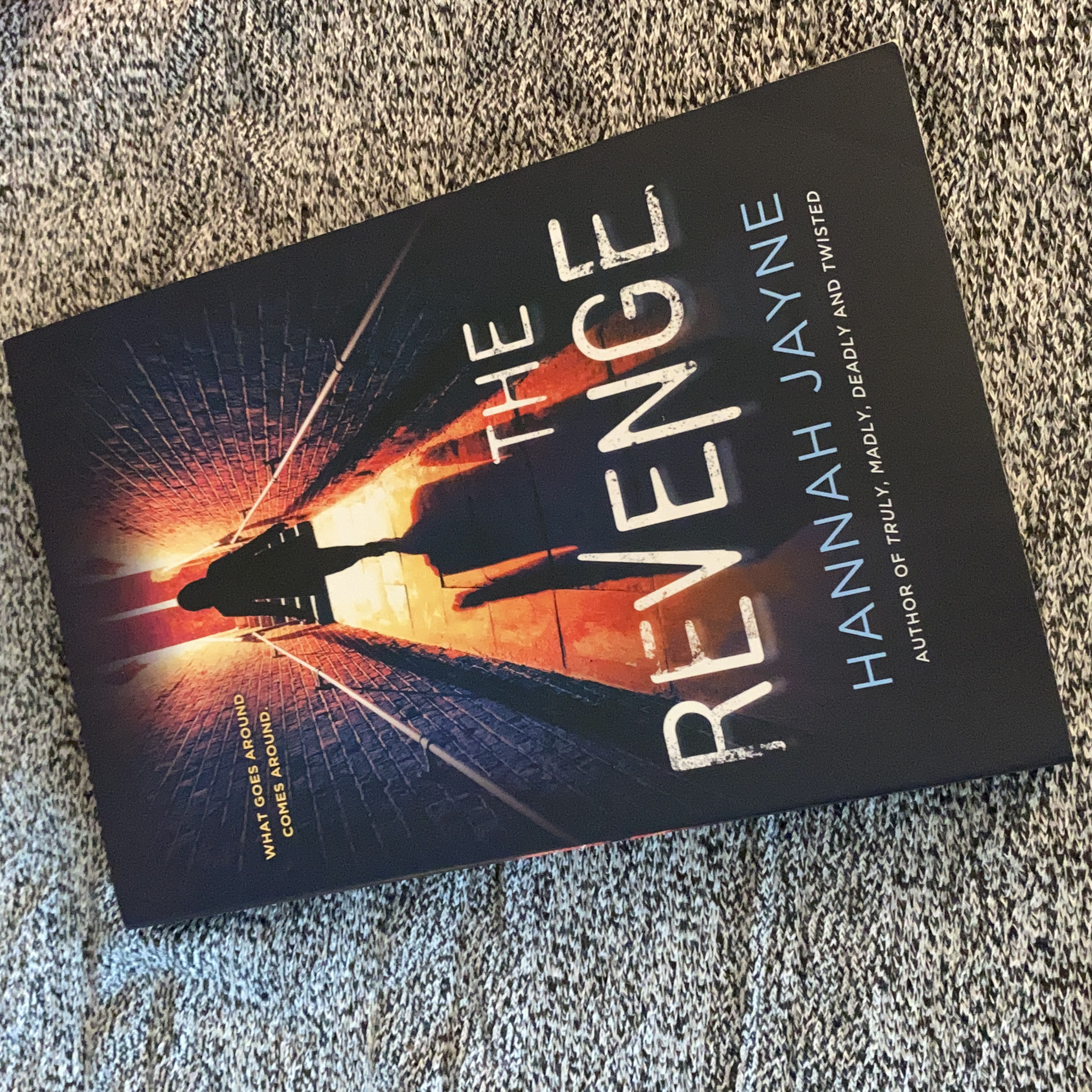 Sale image for 9e21cf25-aae3-49ea-b3f3-fc3f58c84808-5ysiGthBNDUFFriBMsQUtt6Snyy1