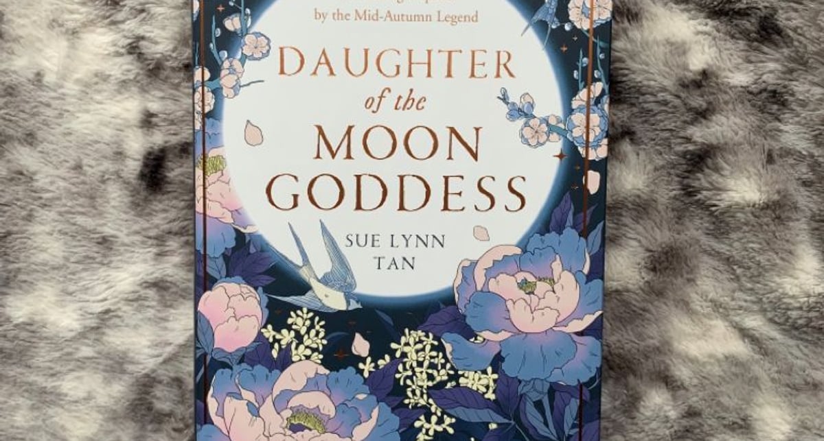 洋書 Daughter of the moon godness (Fairyloot) Daughter of The Moon Goddess fairyloot edition | PangoBooks