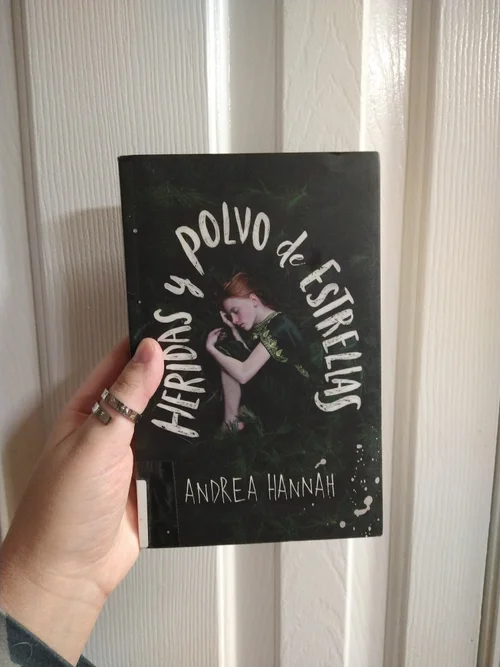 Heridas y Polvo de Estrellas (of Scars and Stardust) / of Scars and Stardust