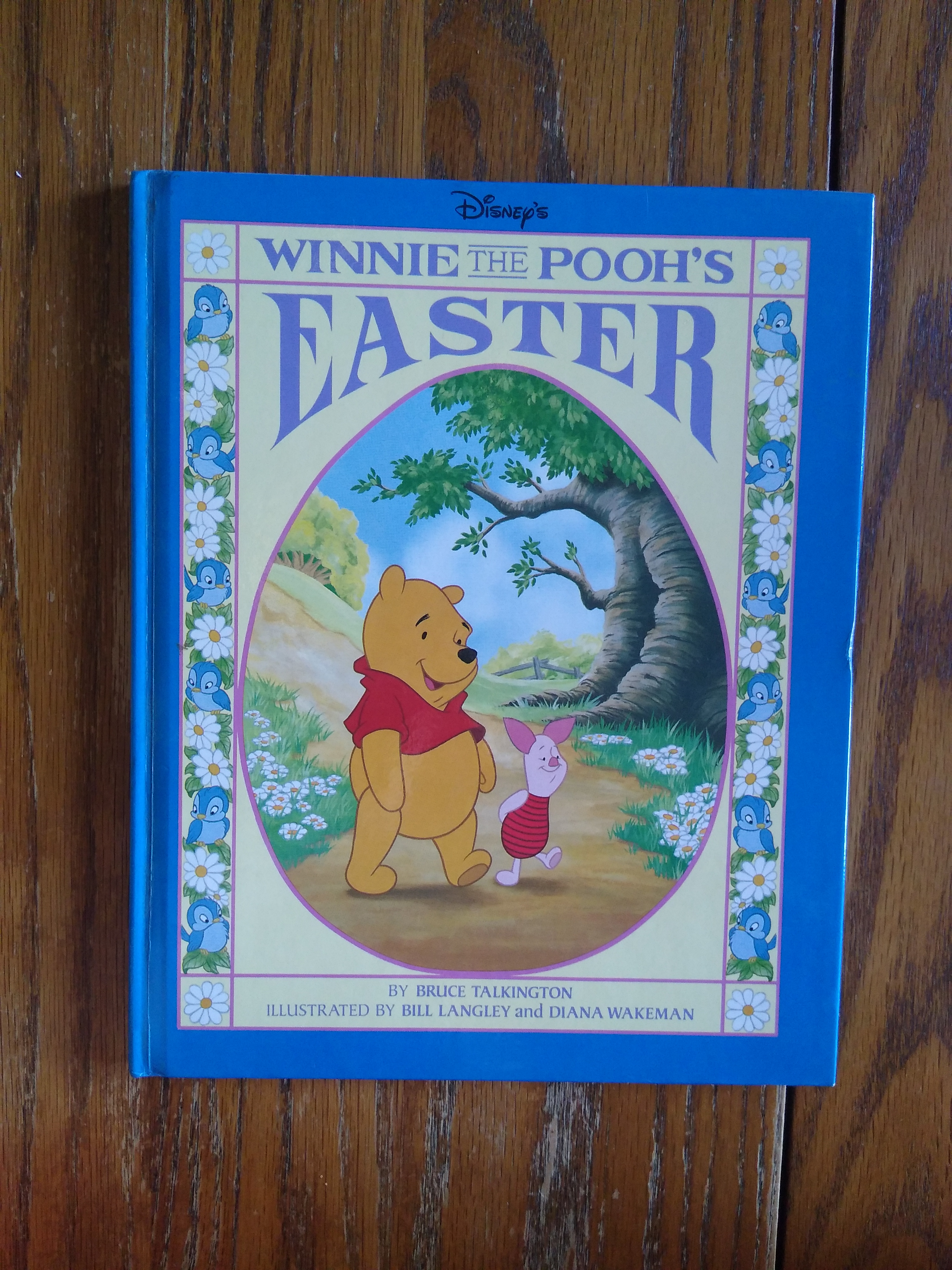 Winnie the Pooh's Easter Egg Decorating Kit