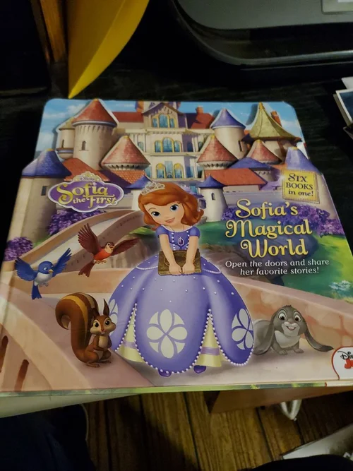 Disney Sofia the First: Sofia's Magical World