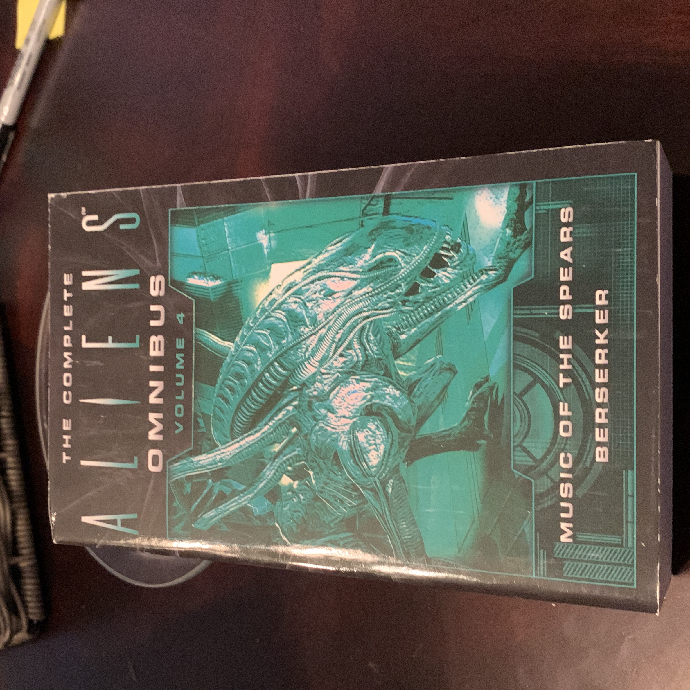 The Complete Aliens Omnibus, Volume 4