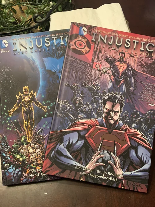 Injustice: Gods among Us: Year Two Vol. 1