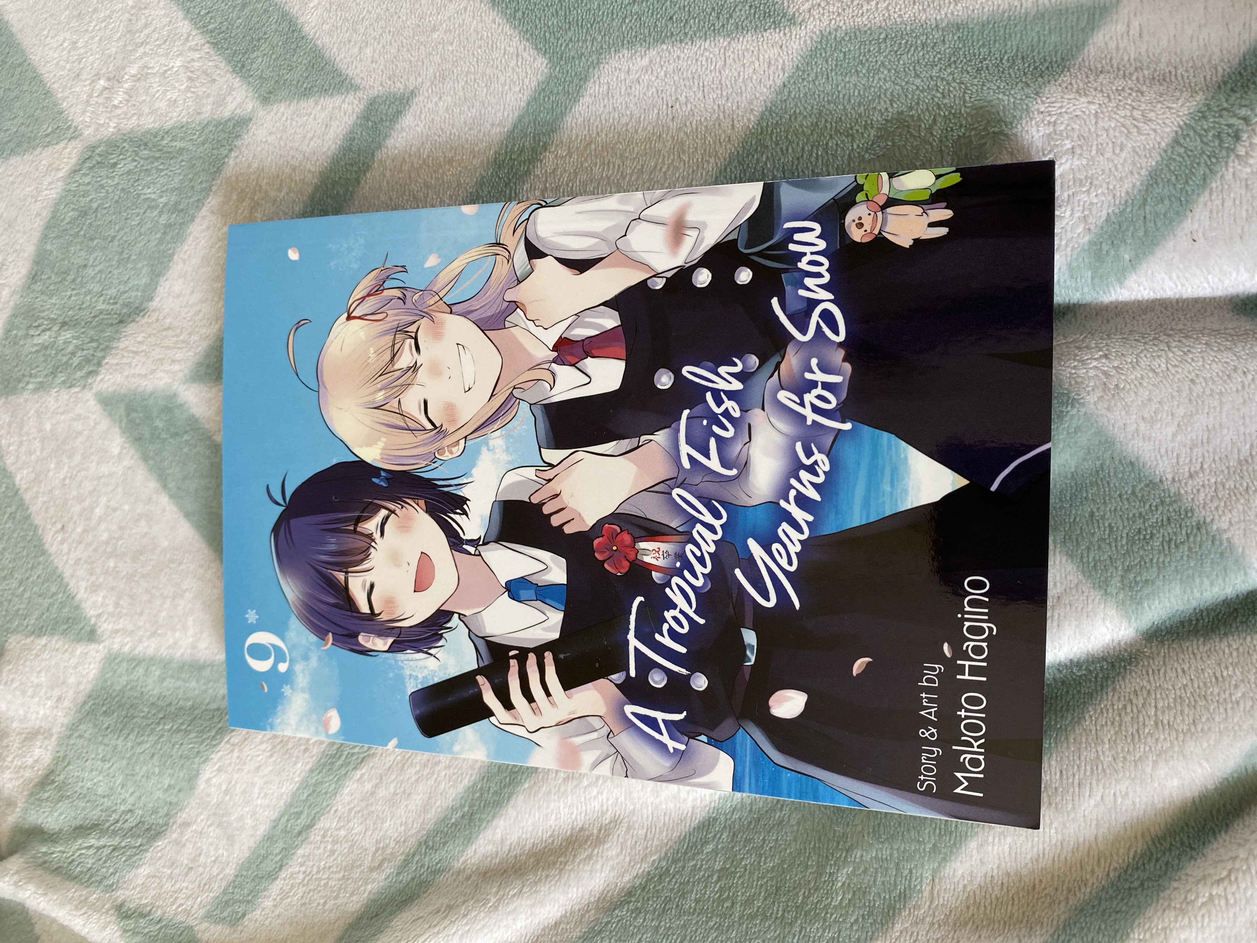 A Tropical Fish Yearns for Snow, Vol. 9