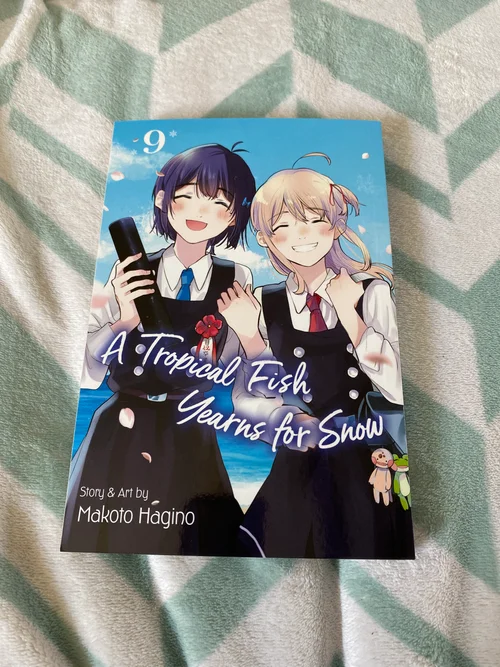 A Tropical Fish Yearns for Snow, Vol. 9