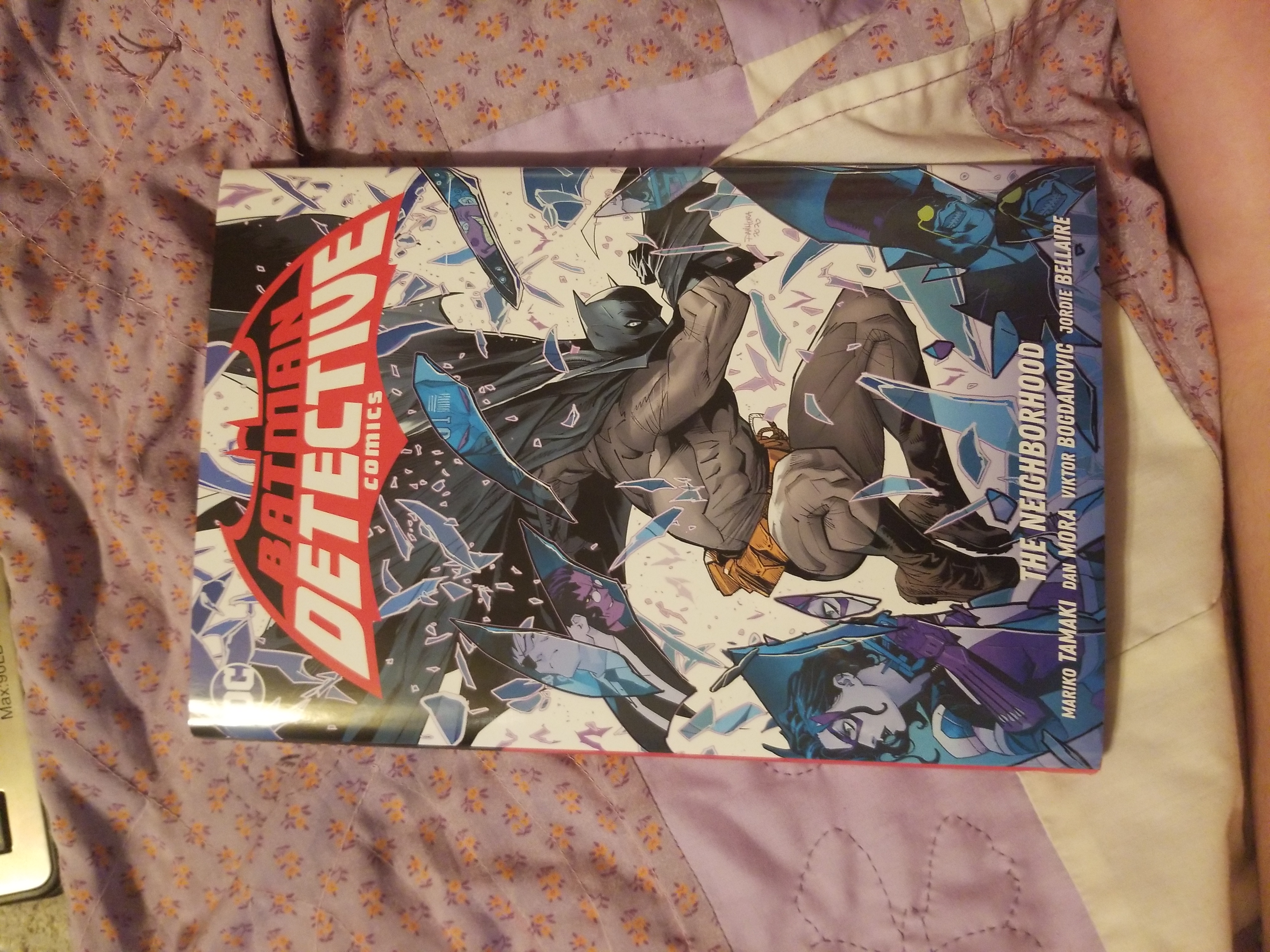 Batman: Detective Comics Vol. 1: the Neighborhood