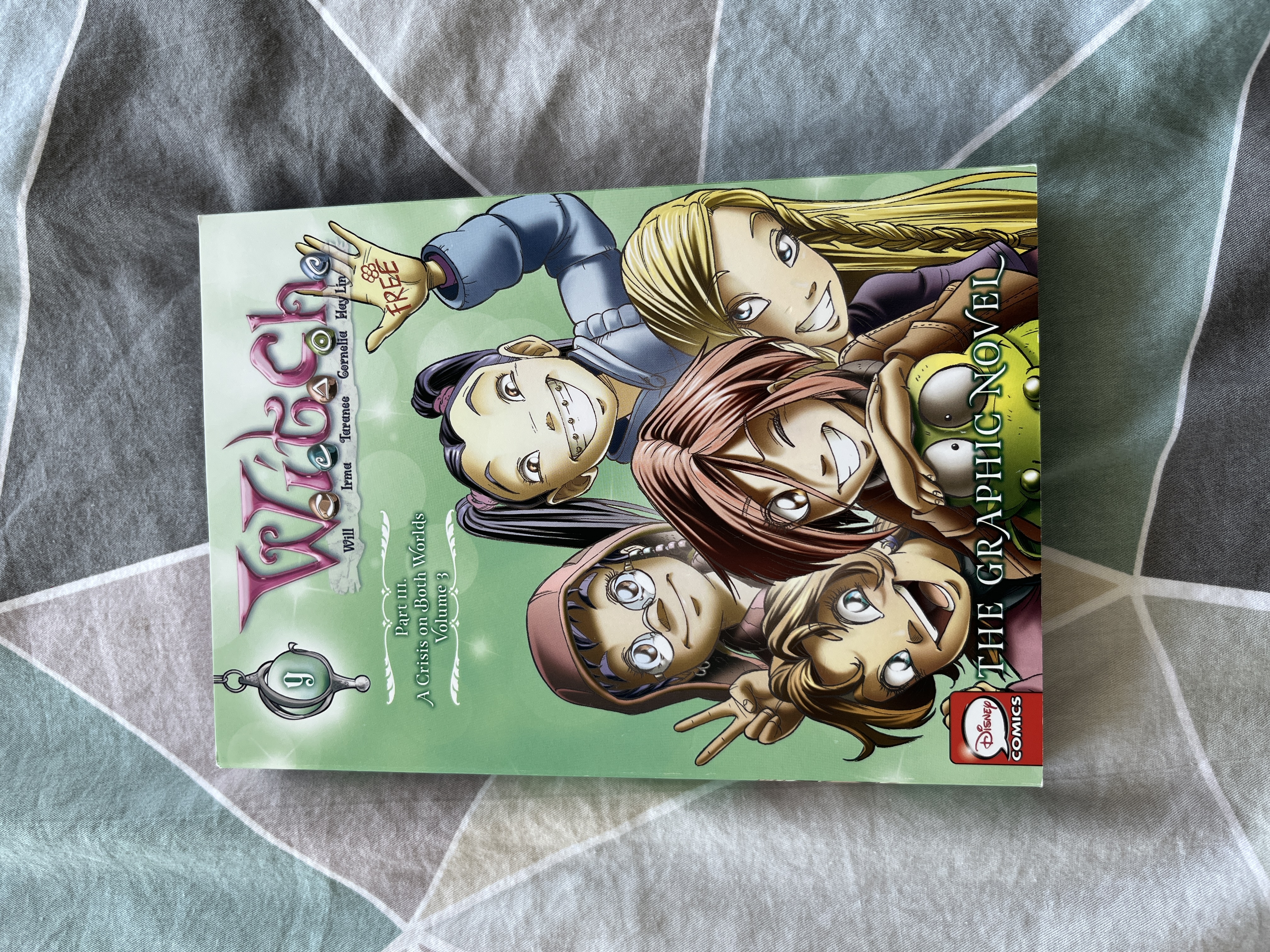 W. I. T. C. H. : the Graphic Novel, Part III. a Crisis on Both Worlds, Vol. 3