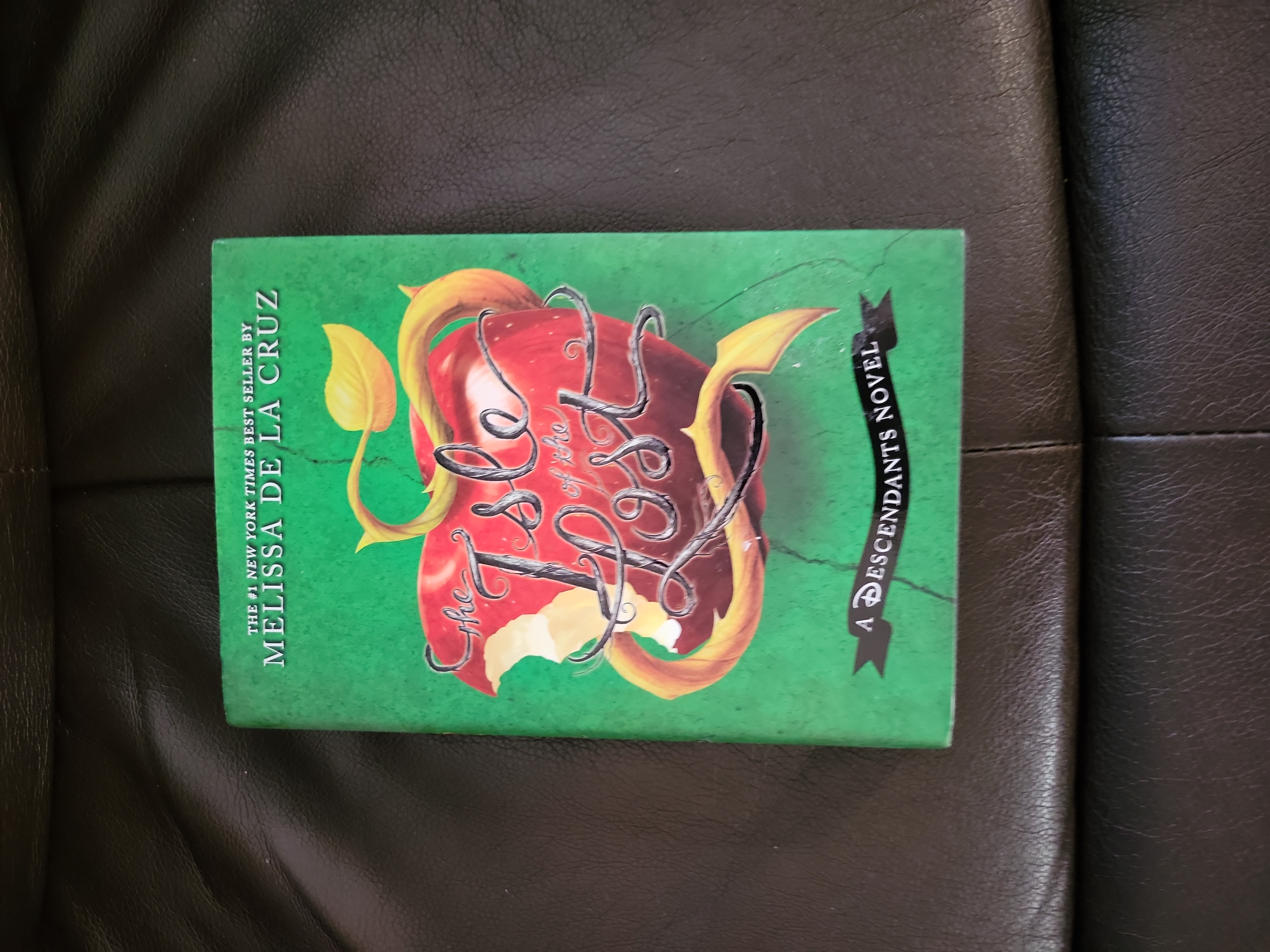The Isle of the Lost (a Descendants Novel, Vol. 1)