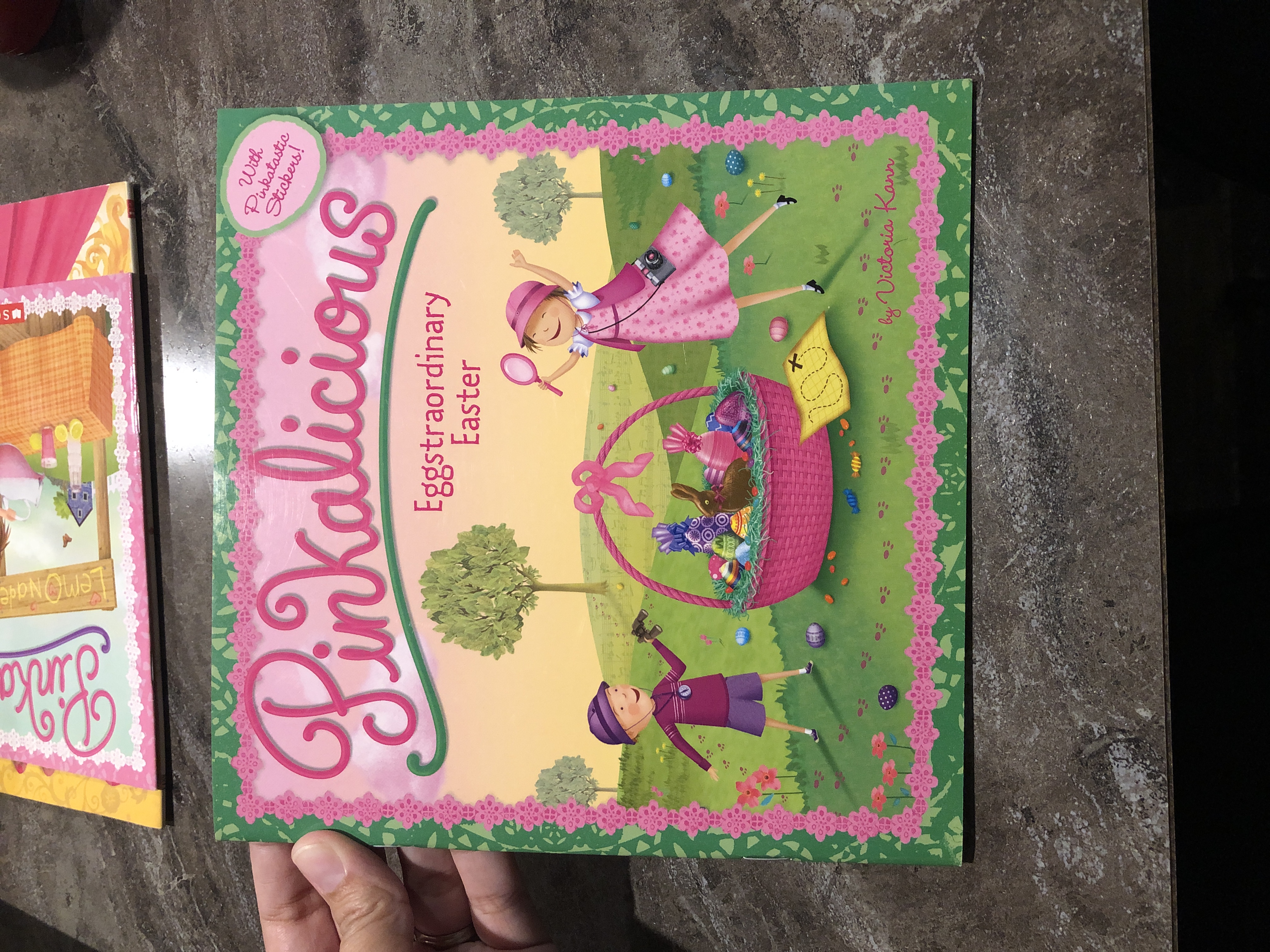 Pinkalicious: Eggstraordinary Easter