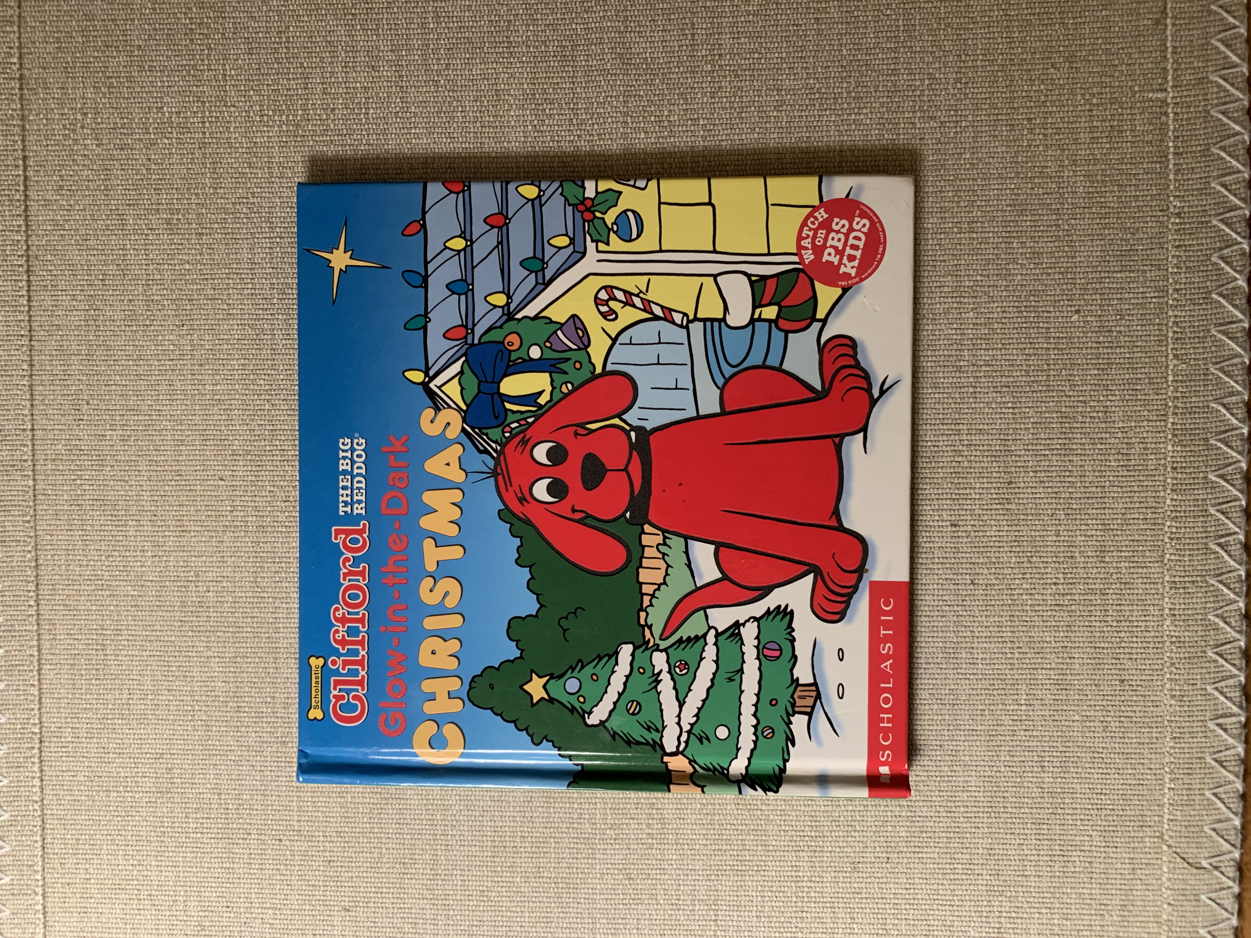 Clifford's Glow-in-the-Dark Christmas