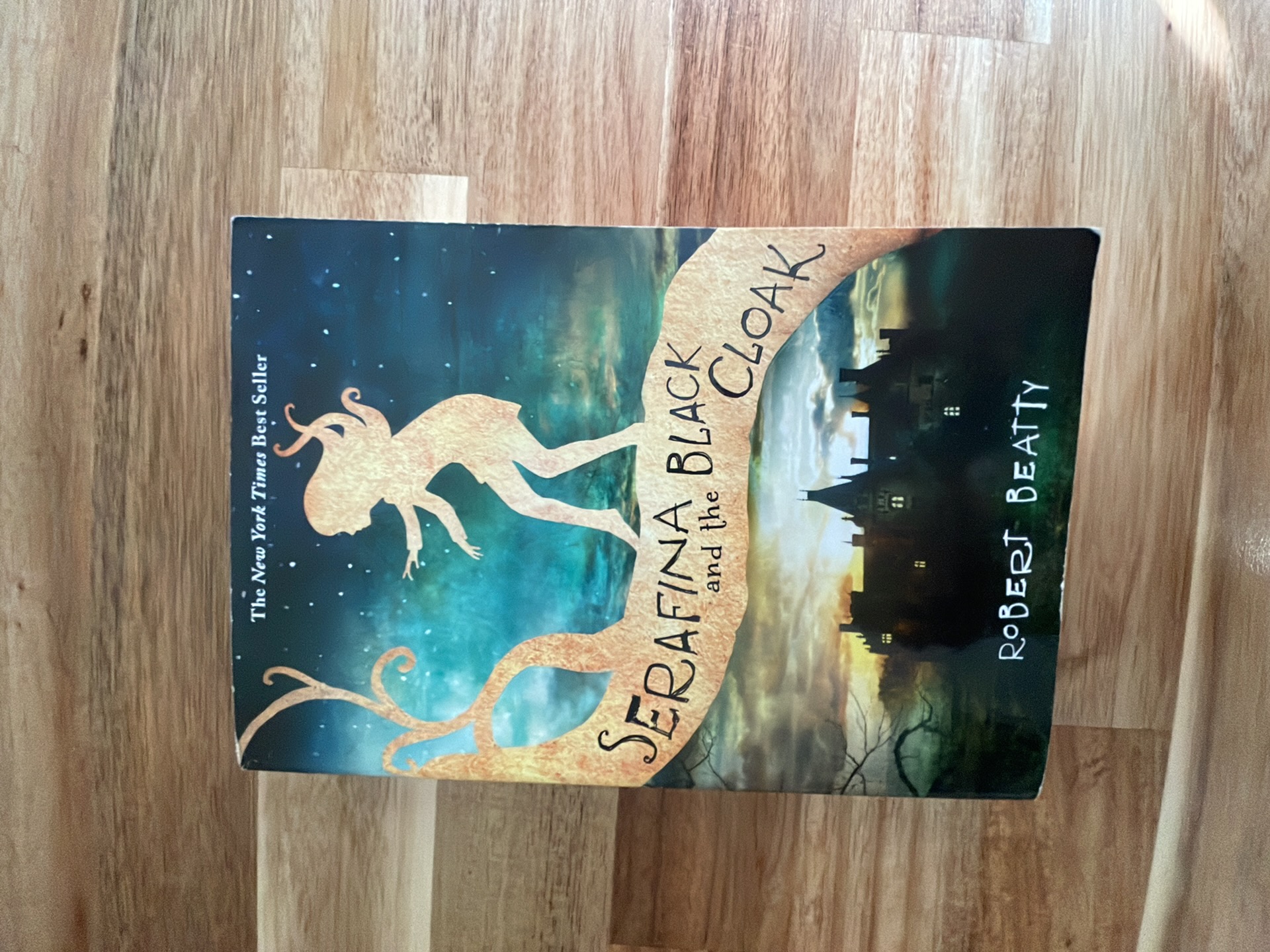 Serafina and the Black Cloak (the Serafina Series Book 1)