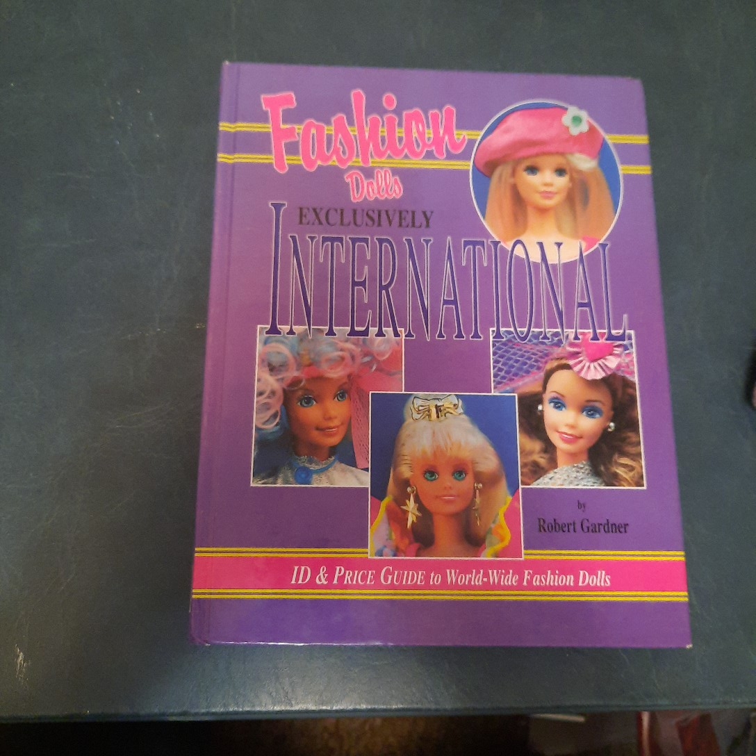 Fashion Dolls Exclusively International