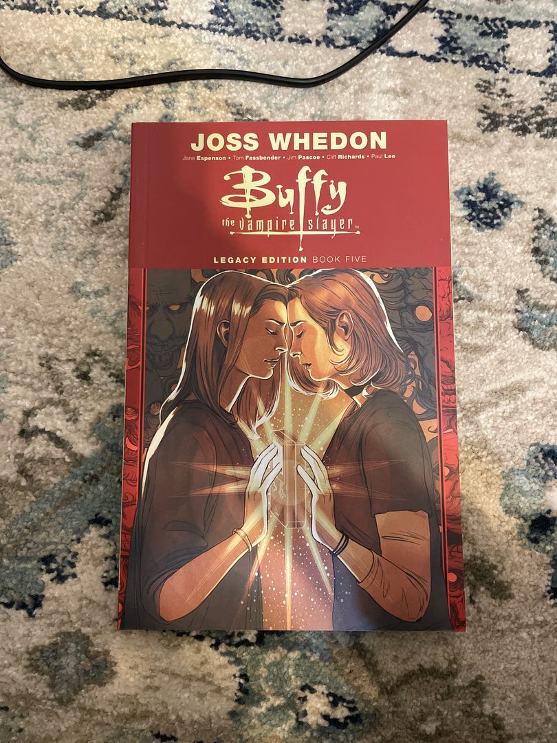 Buffy the Vampire Slayer Legacy Edition Book 5