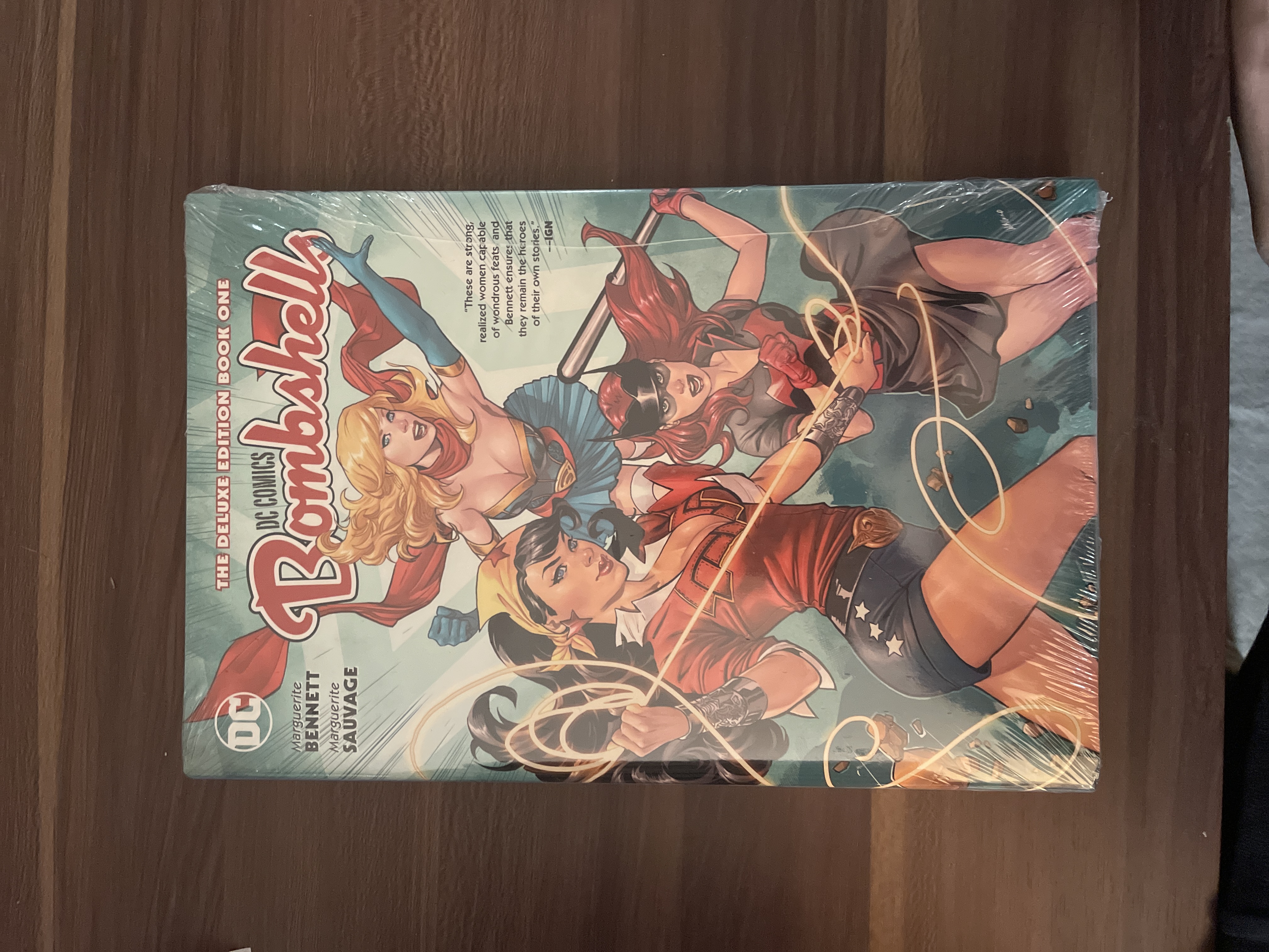 DC Bombshells: the Deluxe Edition Book One