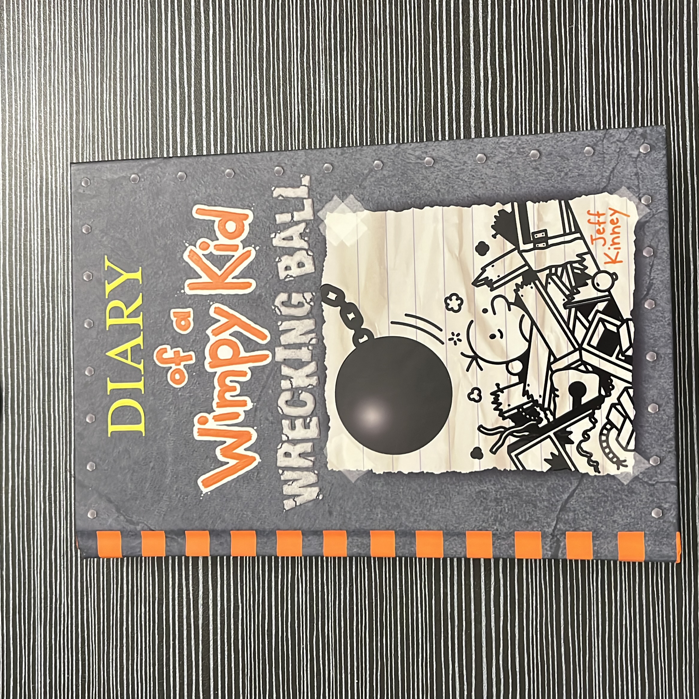 Wrecking Ball (Diary of a Wimpy Kid, Book 14)