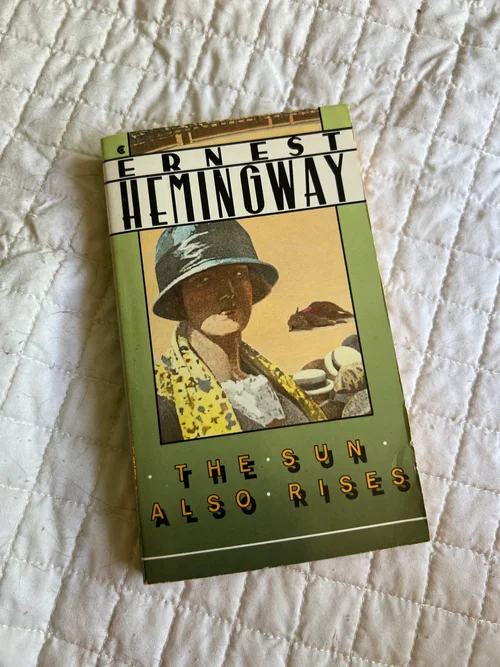 The Sun Also Rises (Warbler Classics Annotated Edition)