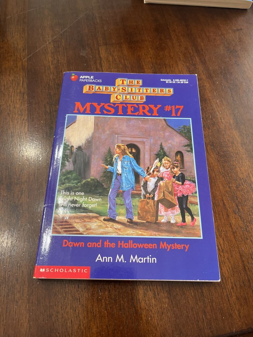 Dawn and the Halloween Mystery (the Baby-Sitters Club Mystery #17)