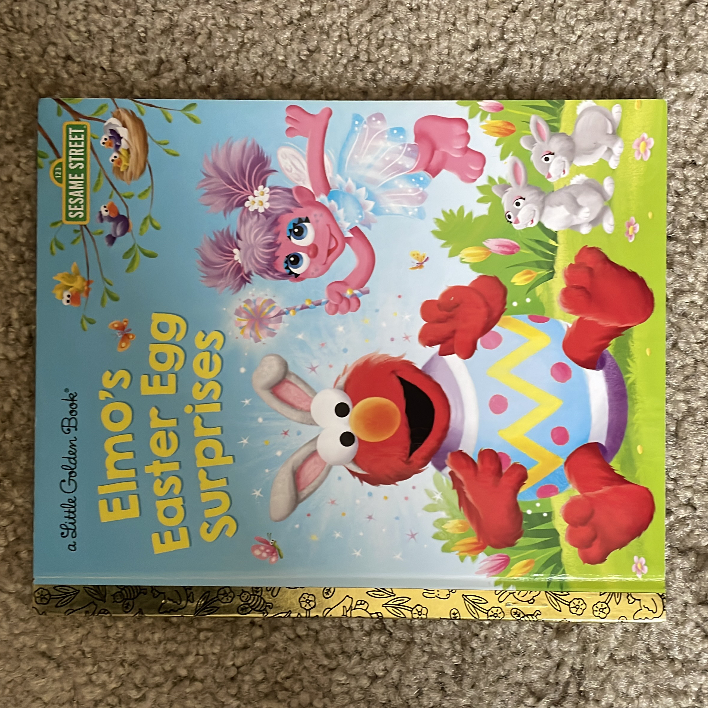 Elmo's Easter Egg Surprises (Sesame Street)