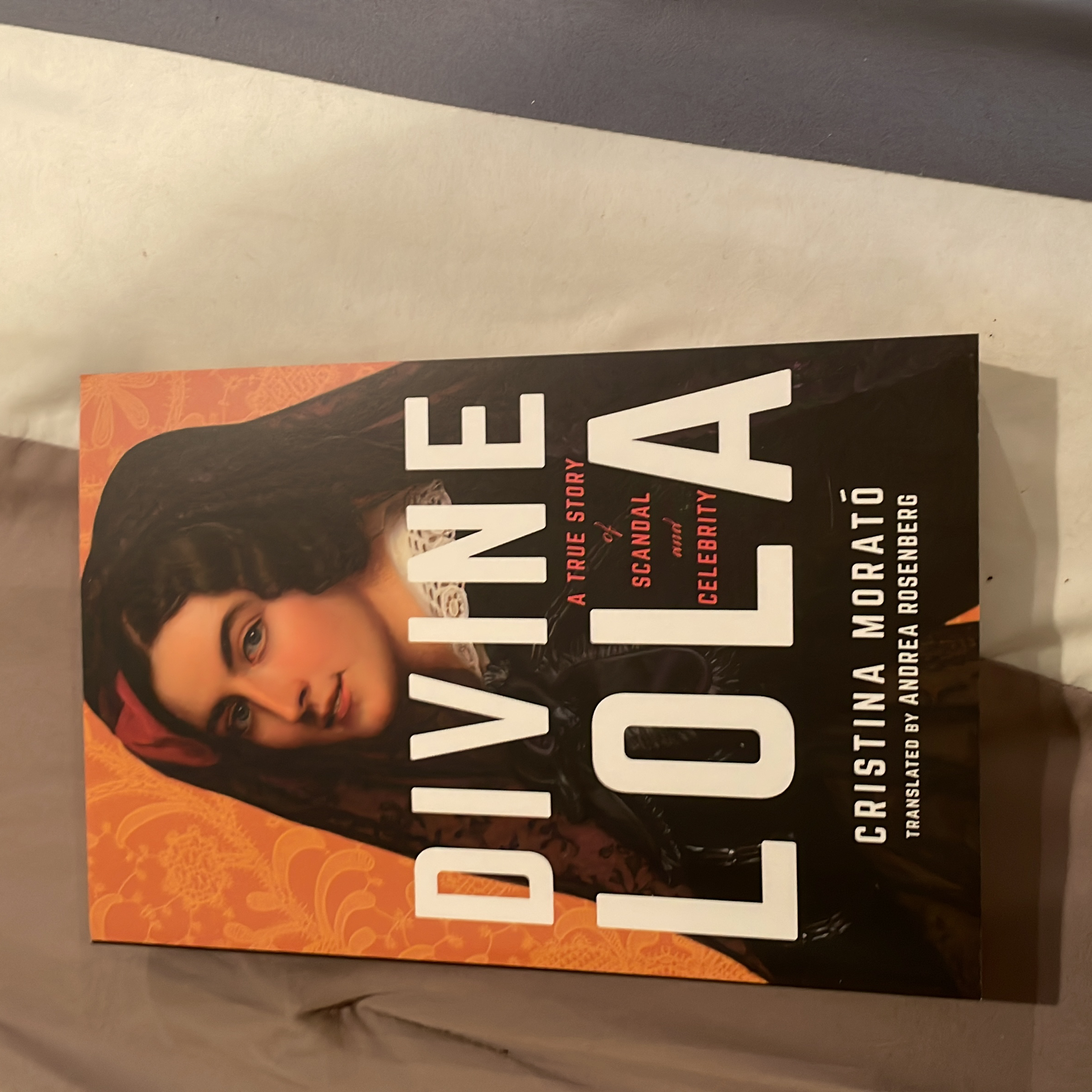 Divine Lola