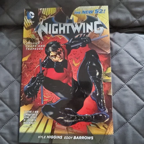 Nightwing Vol. 1: Traps and Trapezes (the New 52)