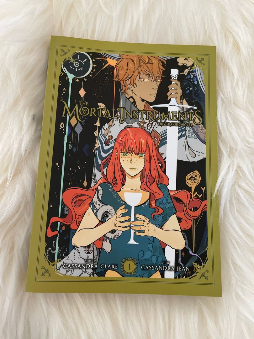 The Mortal Instruments: the Graphic Novel, Vol. 1