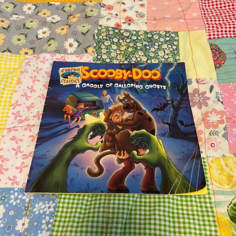scooby-doo-a-gaggle-of-galloping-ghosts-by-mackall-and-awley-paperback
