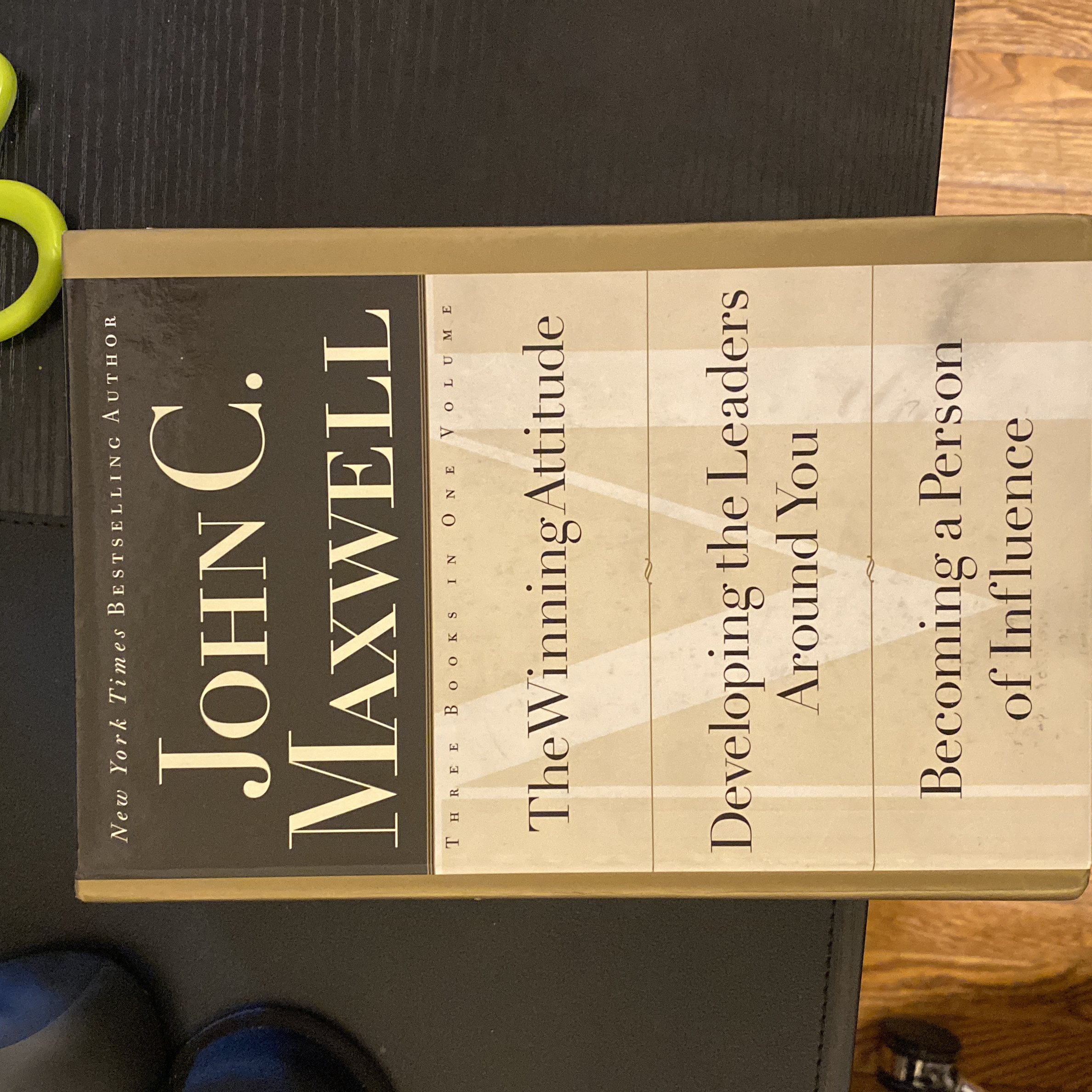 Maxwell 3-In-1: the Winning Attitude, Developing the Leaders Around You,Becoming a Person of Influence