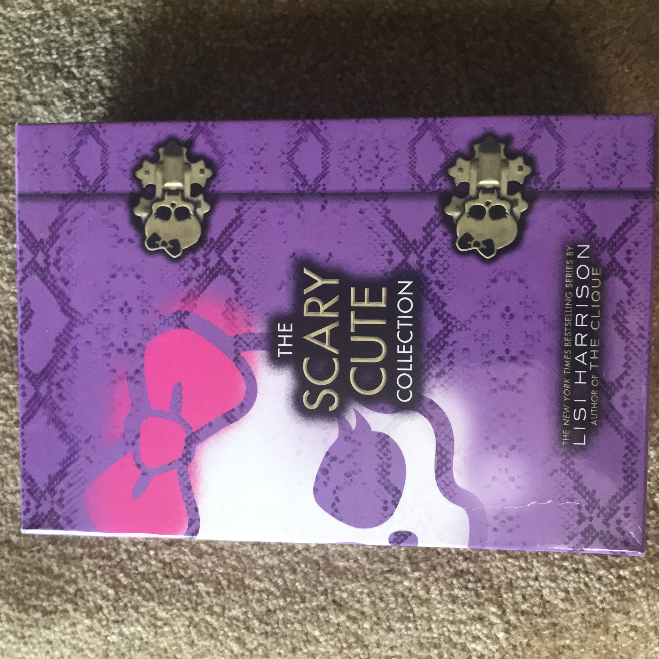 Monster High: the Scary Cute Collection