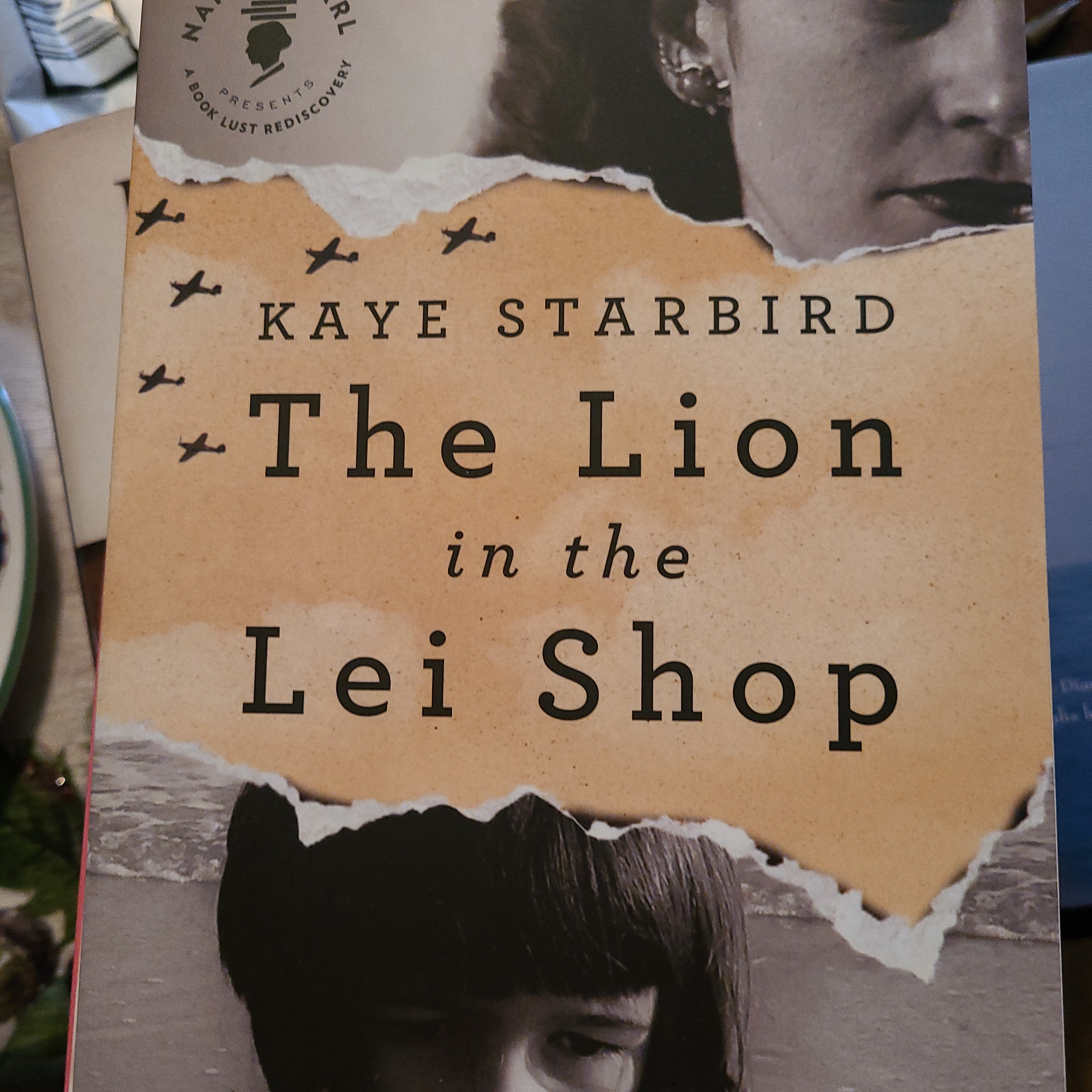The Lion in the Lei Shop