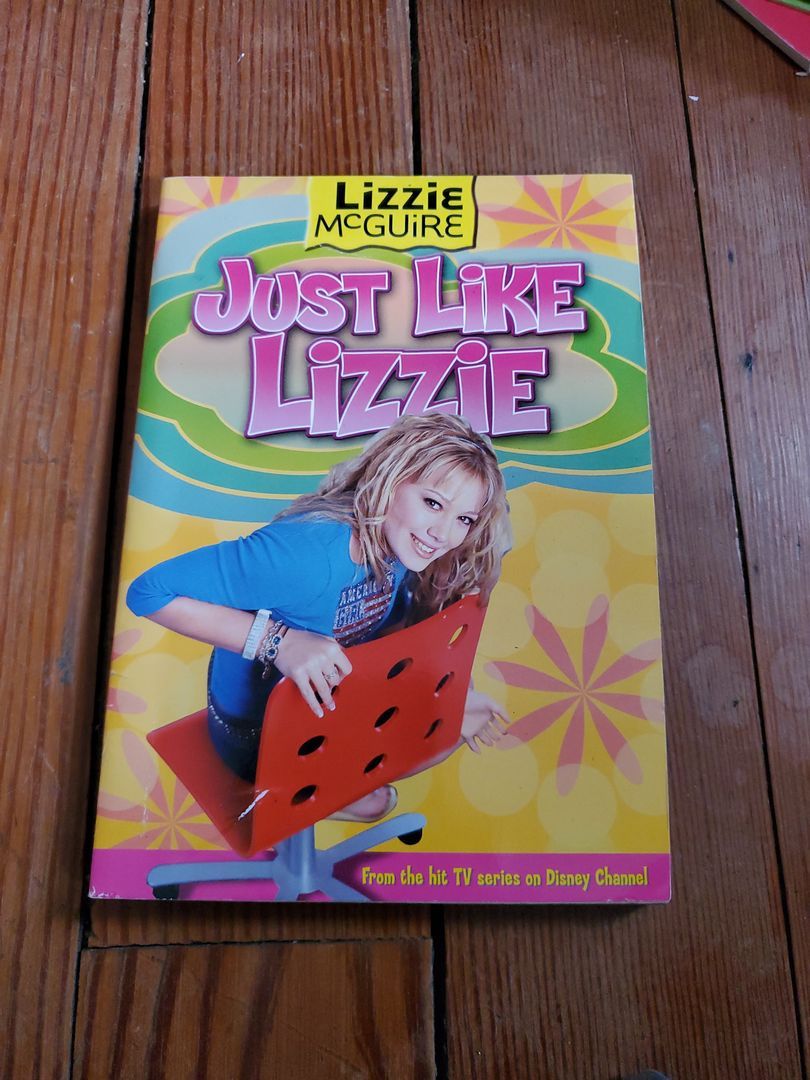 Lizzie Mcguire: Just Like Lizzie - Book #9