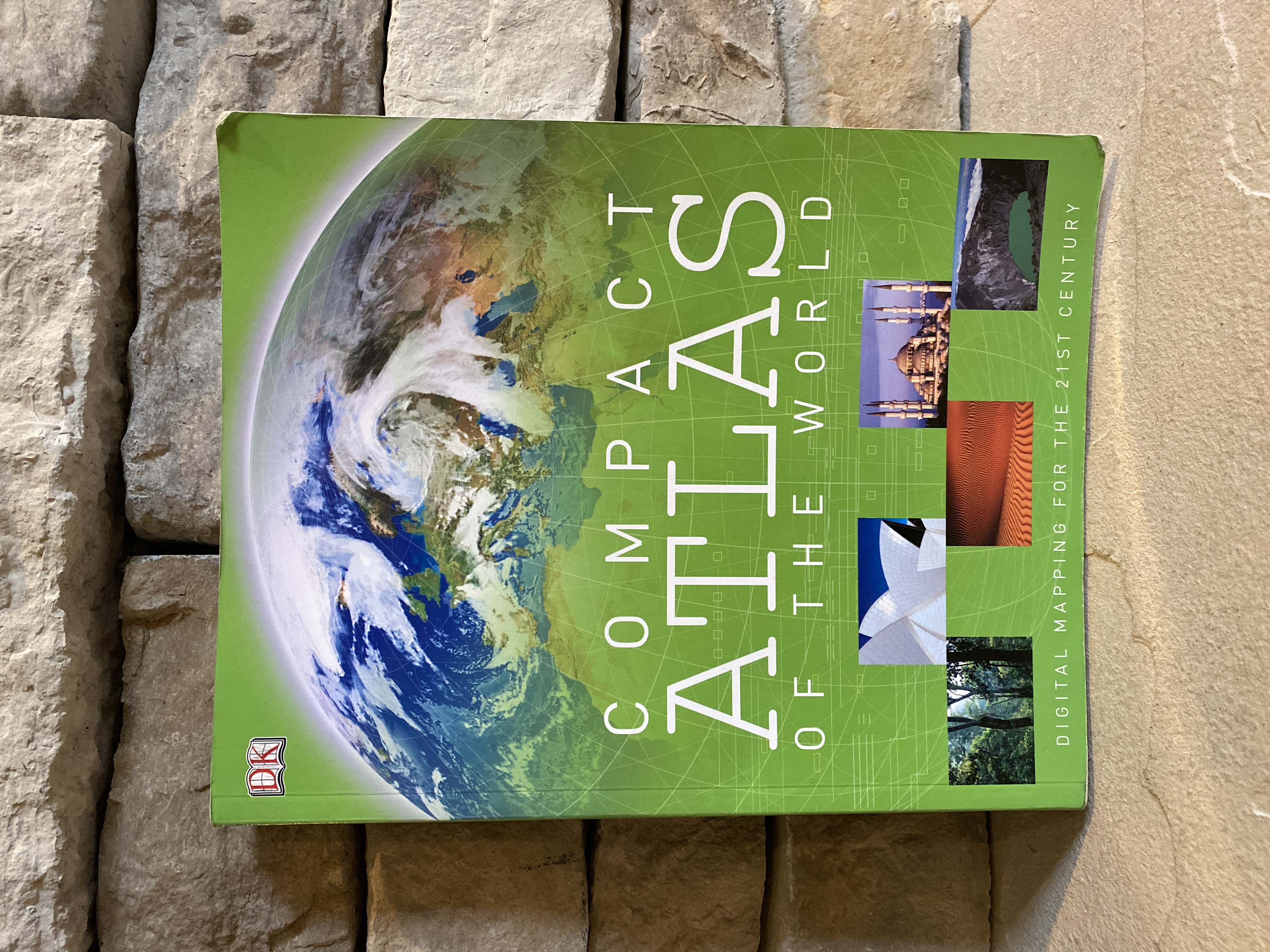 Compact Atlas of the World