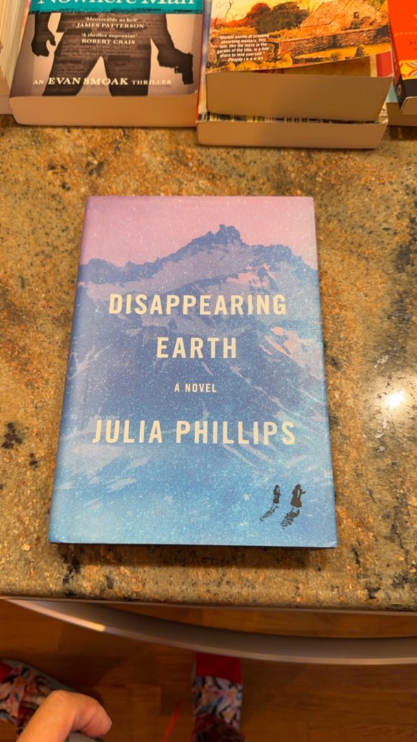 Disappearing Earth