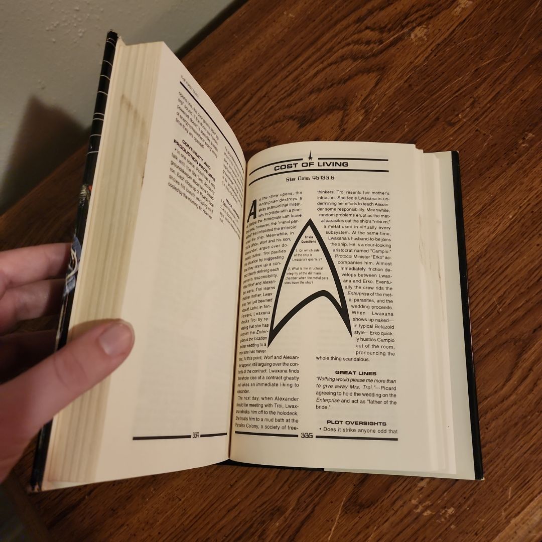 The Nitpicker's Guide for Next Generation Trekkers Volume 1 by Phil Farrand