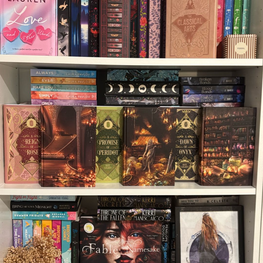 A Dawn of Onyx, A Promise of Peridot, A Reign of Roses - Fairyloot Special Edition