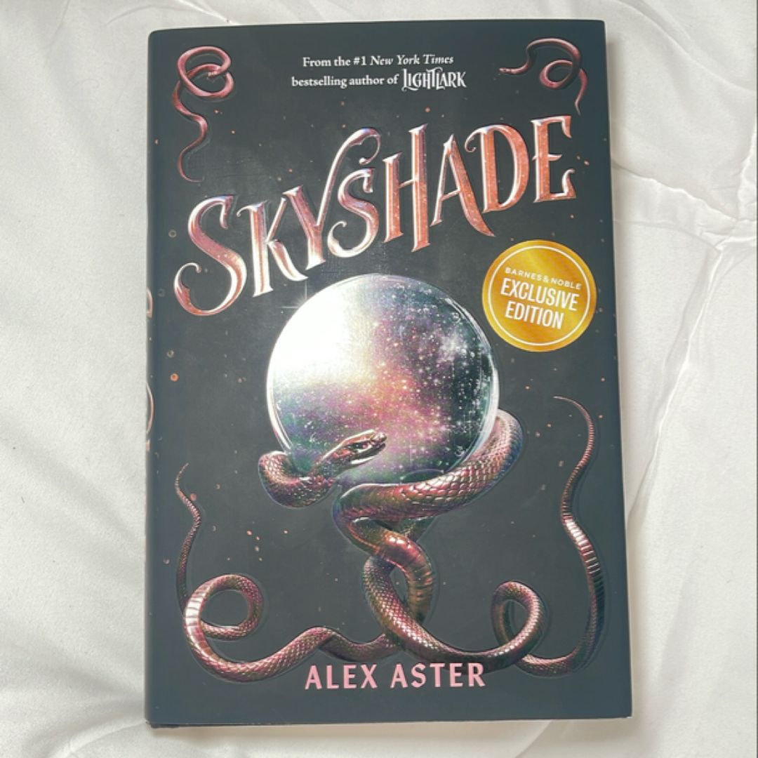 SIGNED - Skyshade (the Lightlark Saga Book 3)