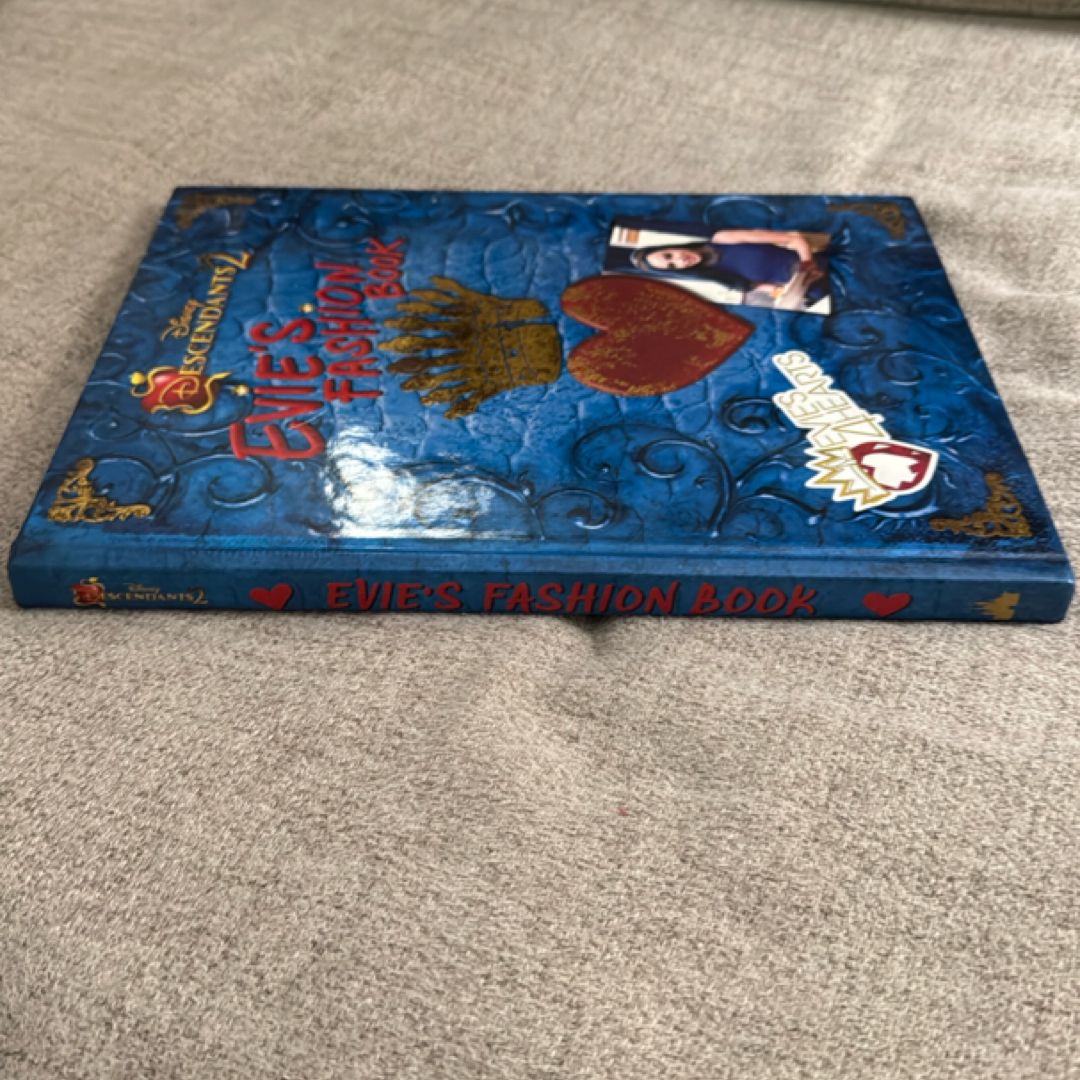 Descendants 2 Evie's Fashion Book