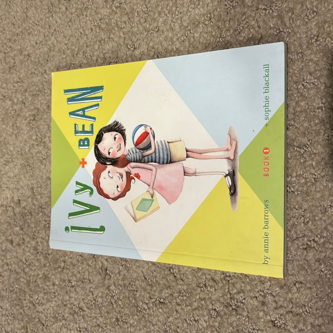Ivy and Bean - Book 1 (Ivy and Bean Books, Books for Elementary School)