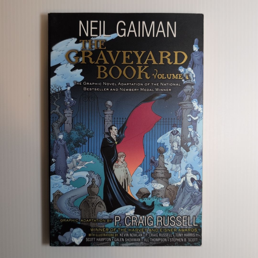The Graveyard Book Graphic Novel: Volume 1