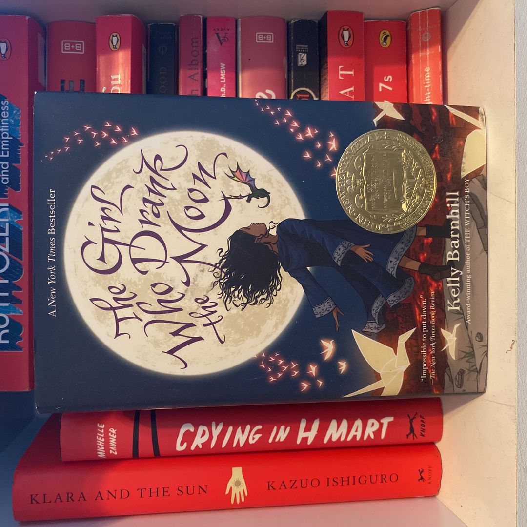 The Girl Who Drank the Moon (Winner of the 2017 Newbery Medal)