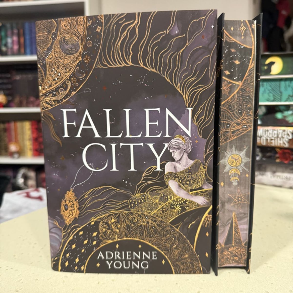 Fallen City Fairyloot by Adrienne Young, Hardcover Pangobooks