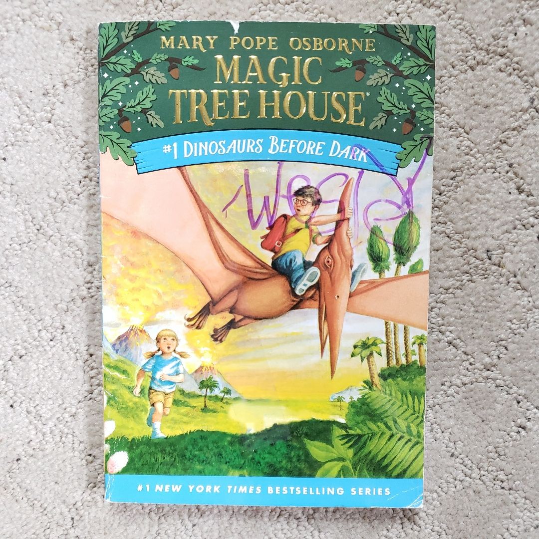 Dinosaurs Before Dark (Magic Tree House book 1)